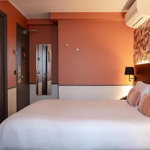 Camera con letto king size